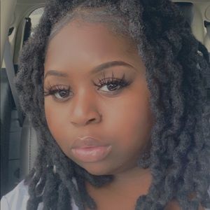 Meet your Posher, Jamesia